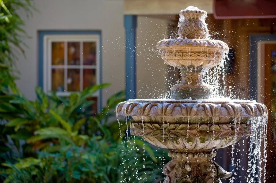 水景，花園里的一汪澄澈，讓空間更有生命力